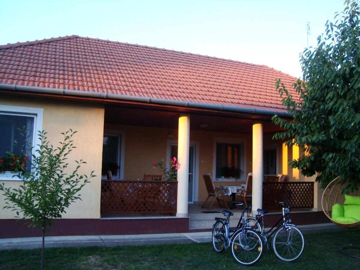 Eliza Vendeghaz Appartement Hajdúszoboszló Buitenkant foto